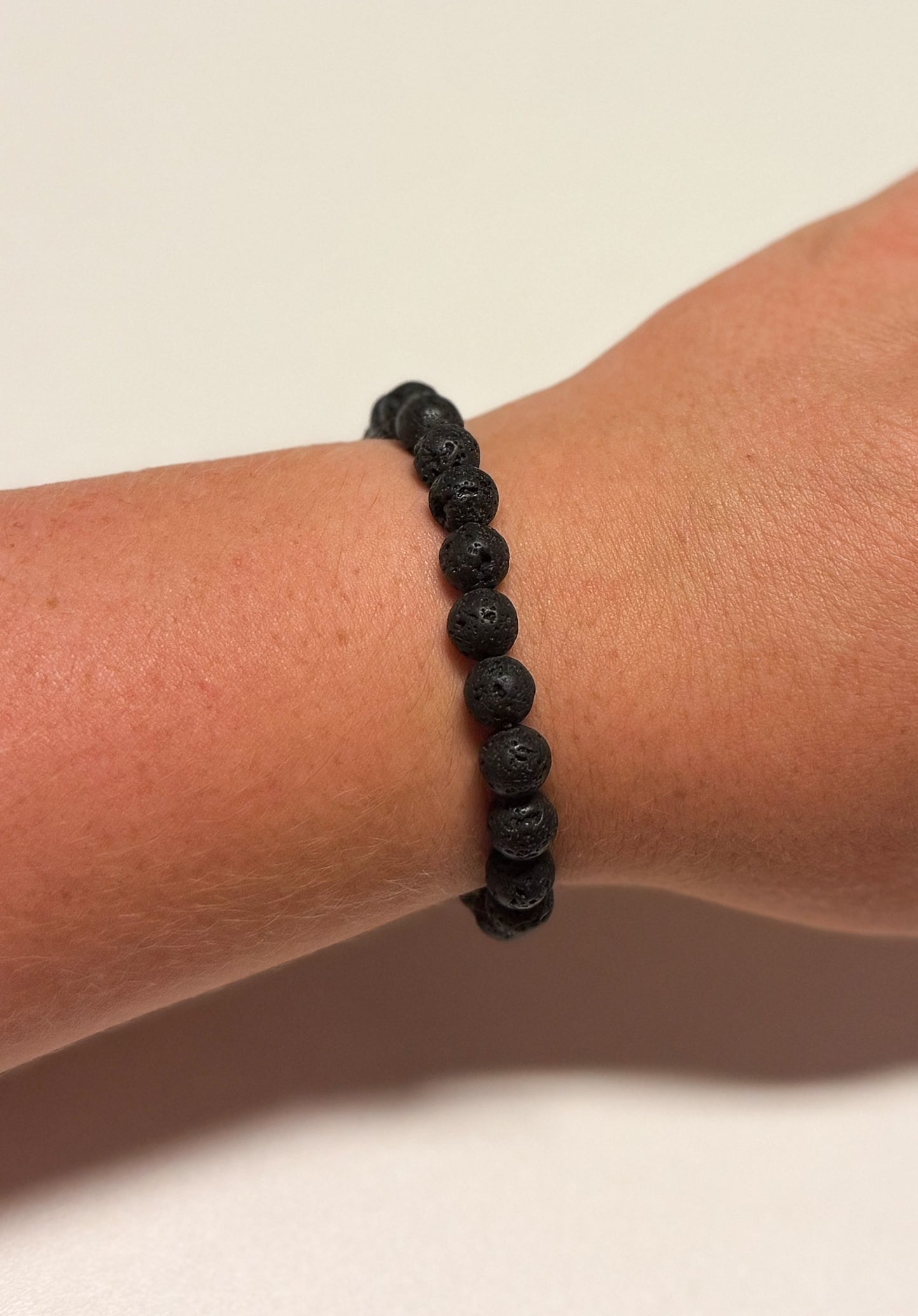 Lavasteen armband (8 mm)