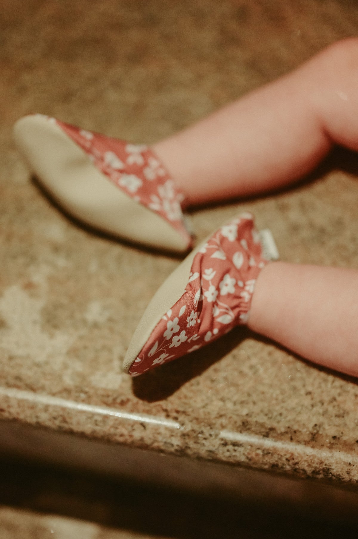 Slipstop | Waterschoentjes voor meisjes | Antislip schoen | Bloemenprint | Stone flower
