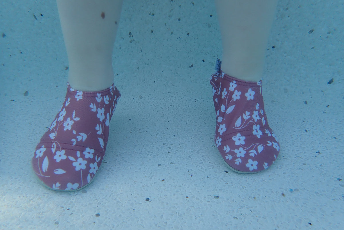 Slipstop | Waterschoentjes voor meisjes | Antislip schoen | Bloemenprint | Stone flower