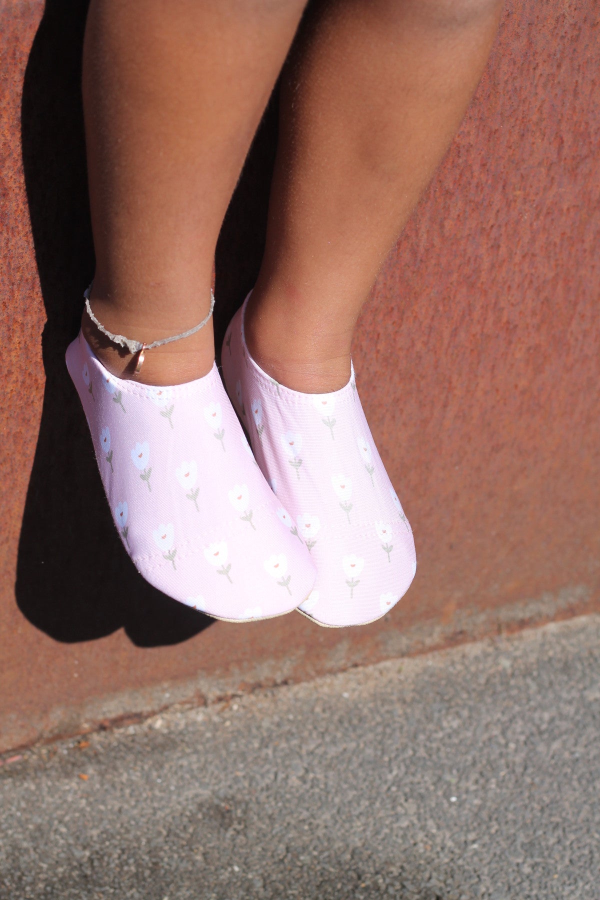 Slipstop | Waterschoentjes voor meisjes | Antislip schoen | Bloemen | Tulip pink