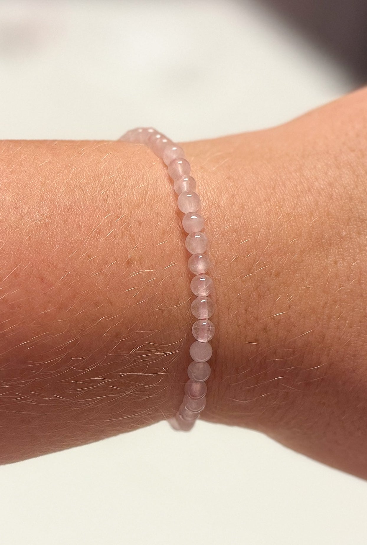 Rozenkwarts armband 4 mm