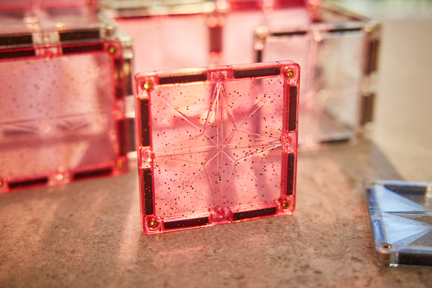 Magnetische tegels | Glitter tiles | Cleverclixx | Transparant & pink | 16 stuks