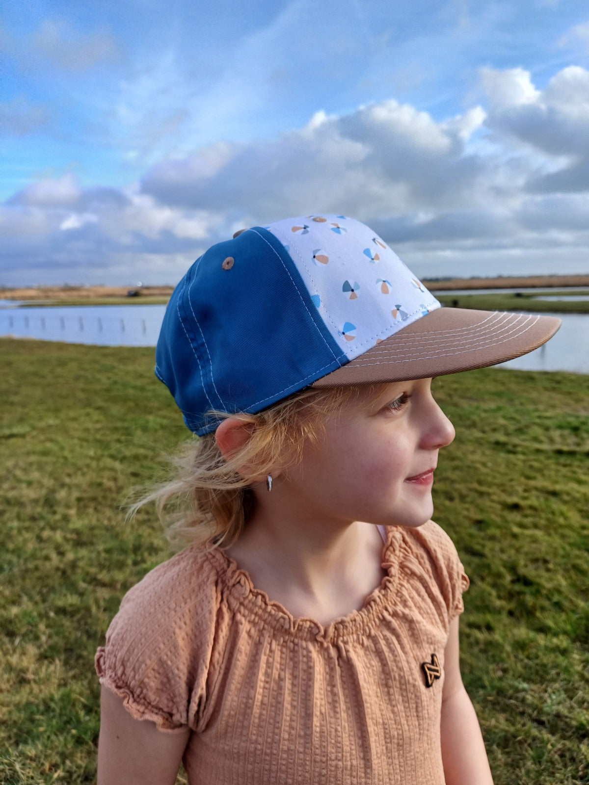 Pet voor baby & kind | Beachbal | blauw met licht grijs